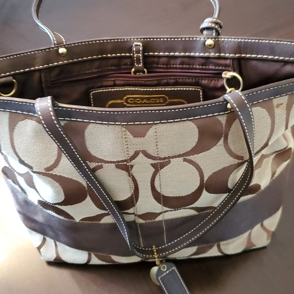 Coach purse - Picture 4 of 4
